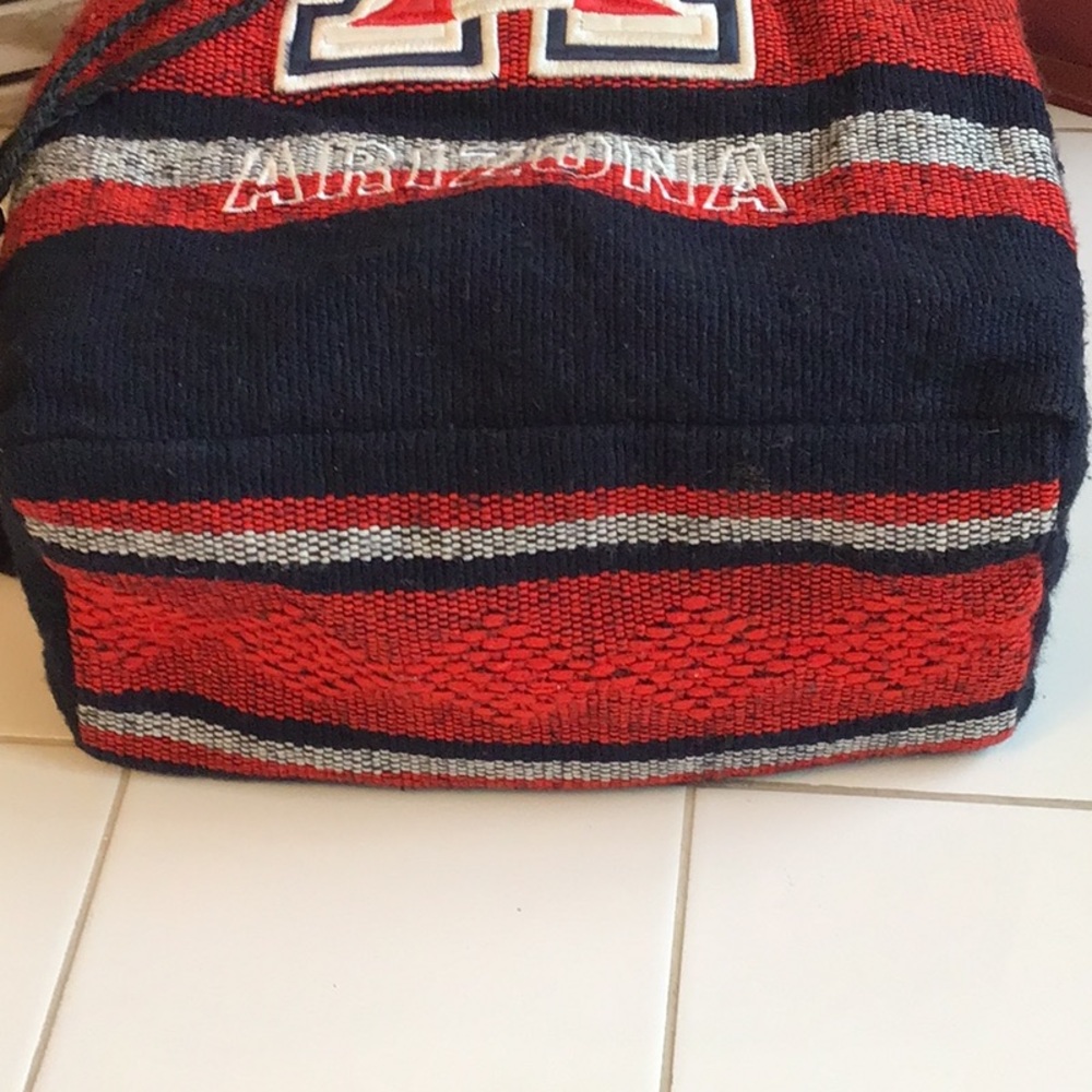 ‘Uofa’ Tapestry Drawstring Backpack - image 7